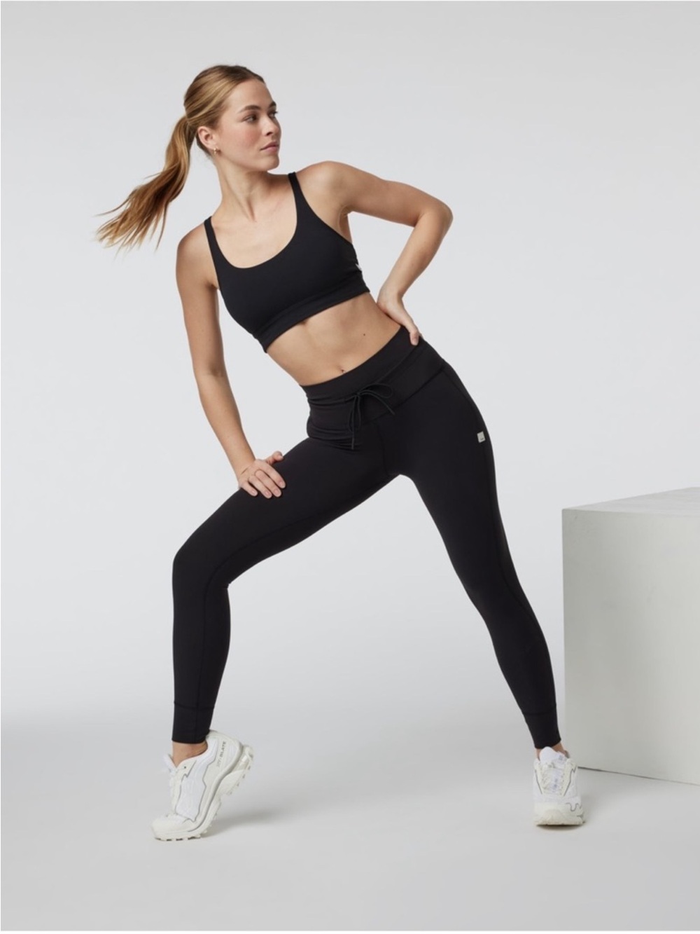 Vuori Black Daily Legging Women's Size XS LONG NEW Activewear Pilates Hiking